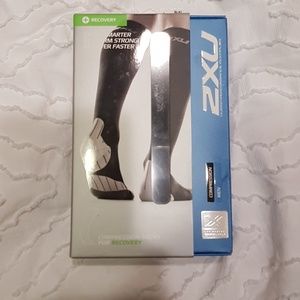 2XU Recovery Compressions socks